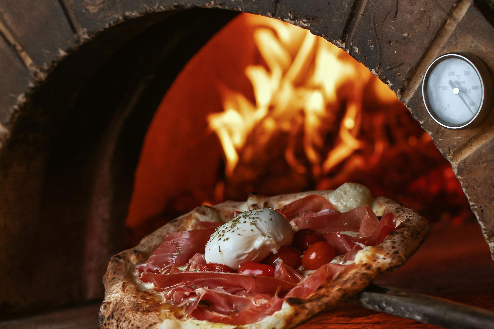 Frische Pizza vom Ristorante Caruso Bonaduz